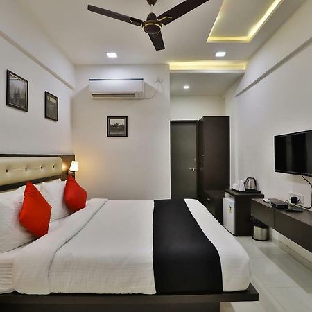 Banyan Paradise Resort Vadodara Buitenkant foto
