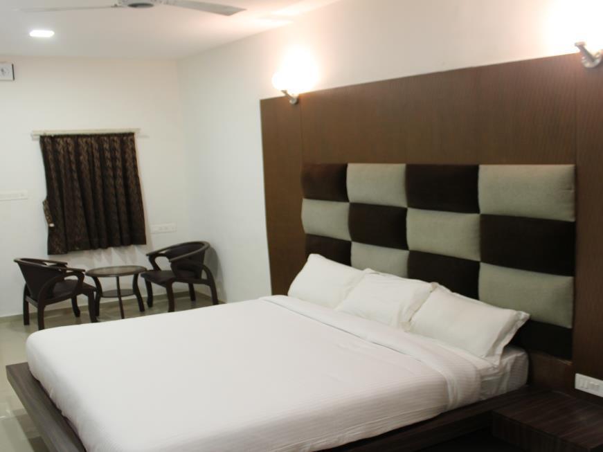 Banyan Paradise Resort Vadodara Buitenkant foto