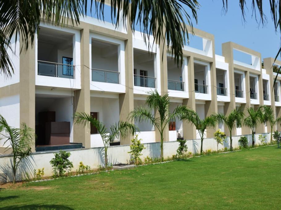 Banyan Paradise Resort Vadodara Buitenkant foto
