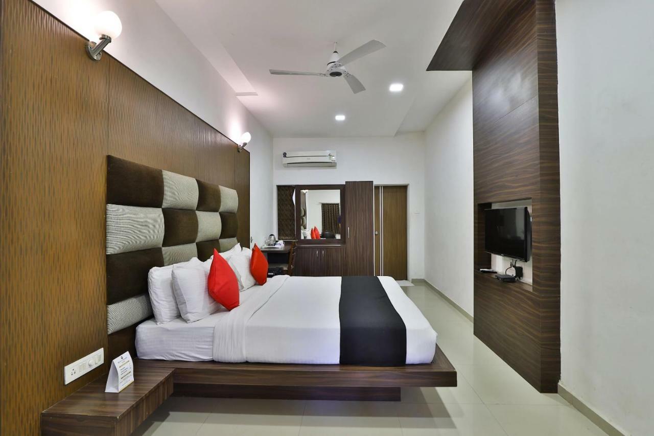 Banyan Paradise Resort Vadodara Buitenkant foto