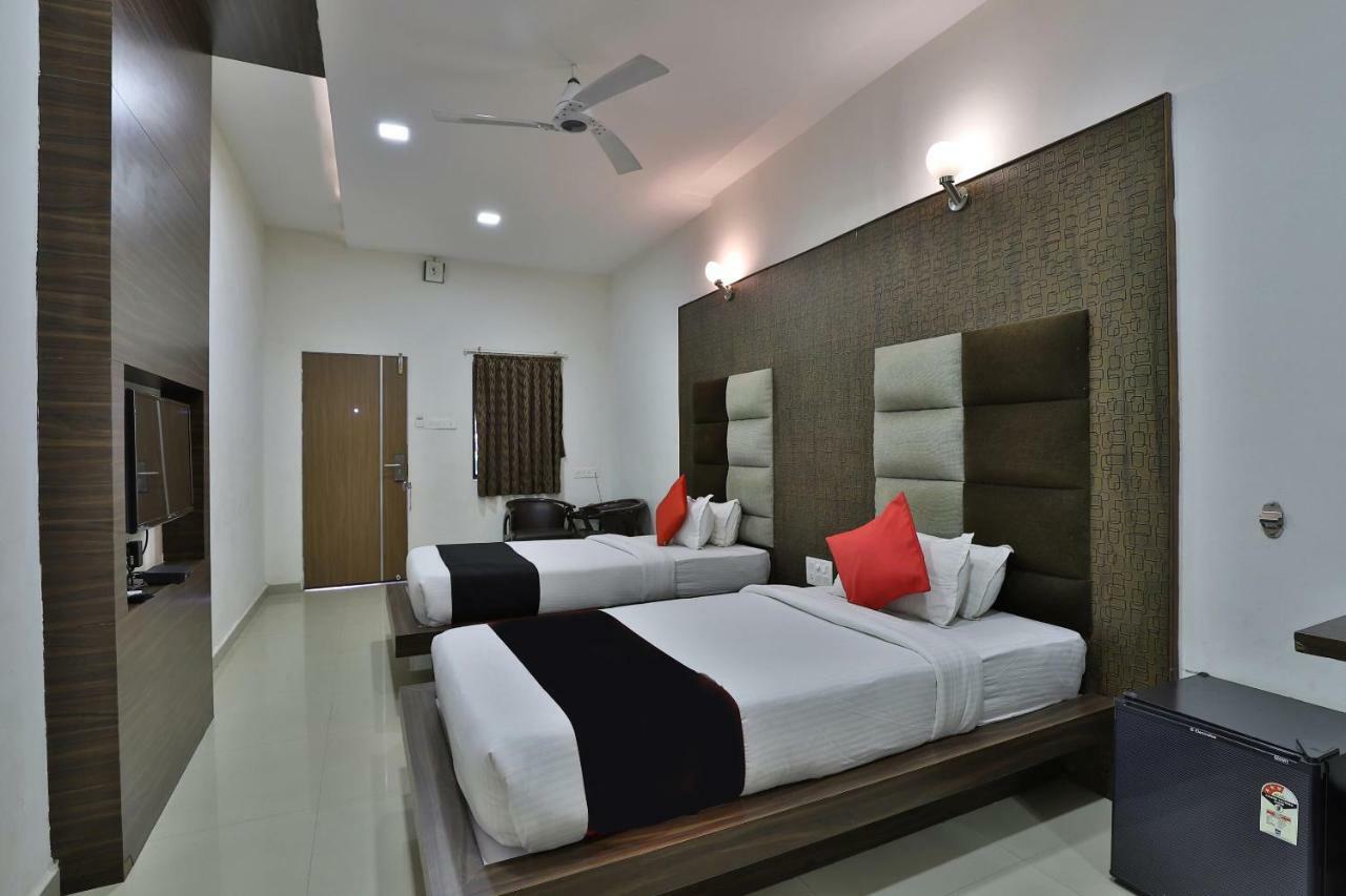 Banyan Paradise Resort Vadodara Buitenkant foto