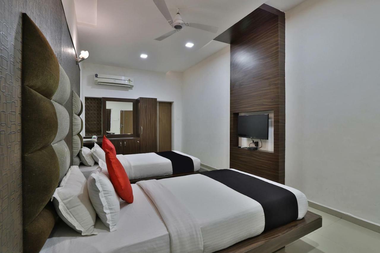 Banyan Paradise Resort Vadodara Buitenkant foto