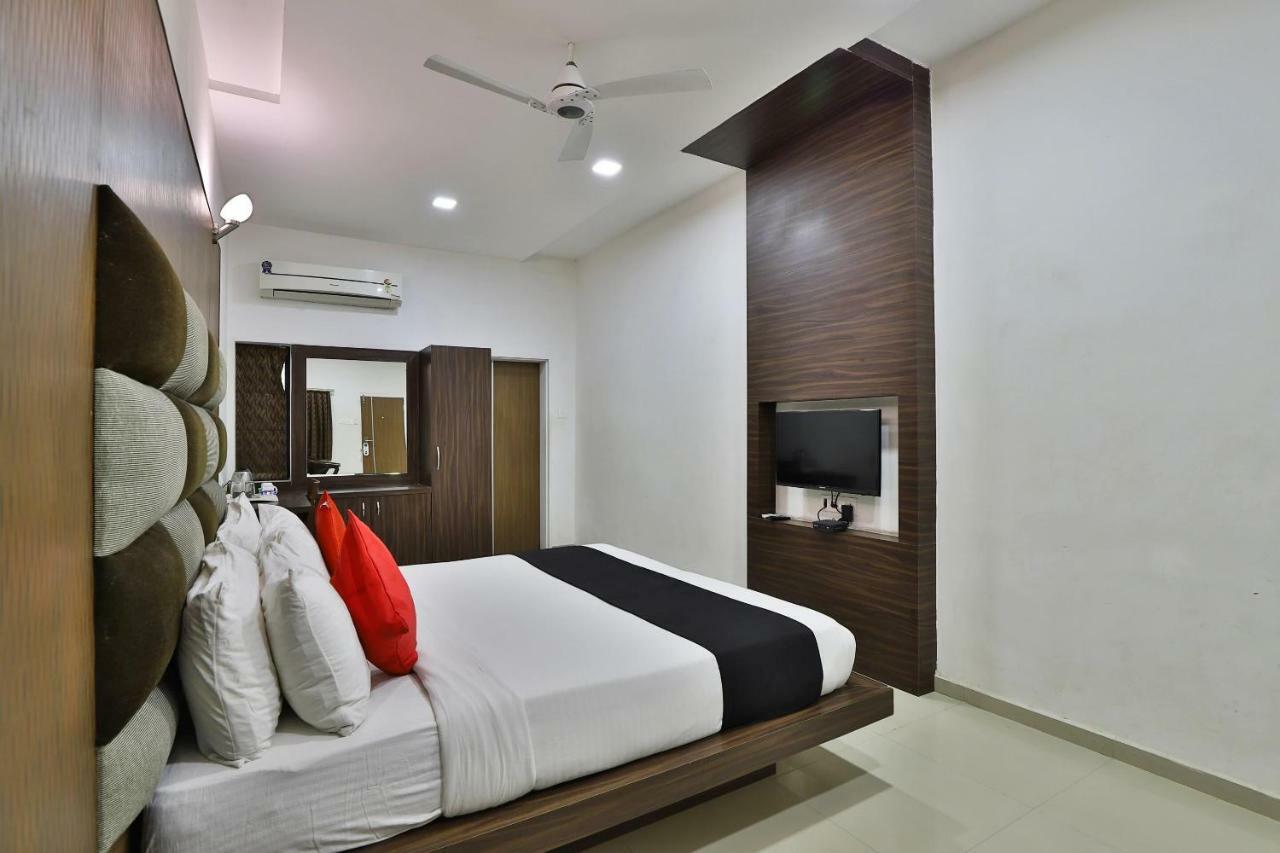 Banyan Paradise Resort Vadodara Buitenkant foto